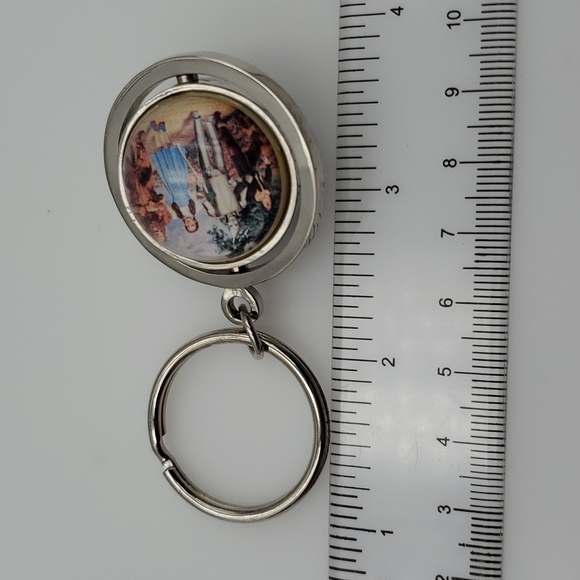 The Wizard of Oz Flipper Keychain - Picture 5 of 8